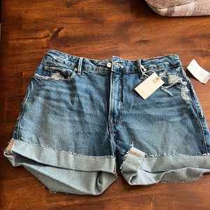 Good American good girlfriend denim shorts